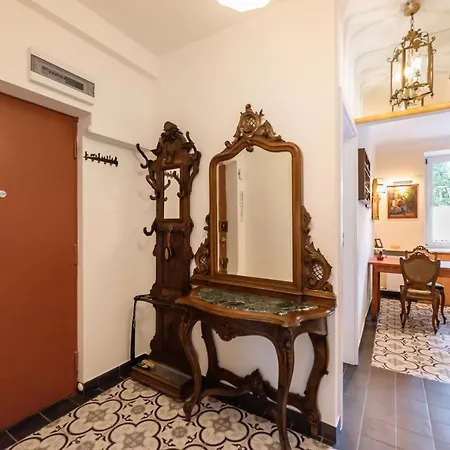 Apartment Downtown Antique Warsaw