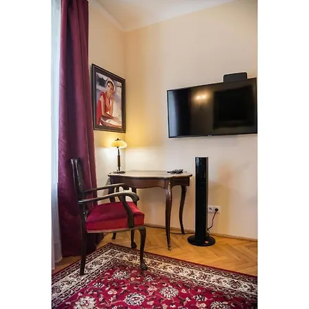 Apartment Downtown Antique Warsaw