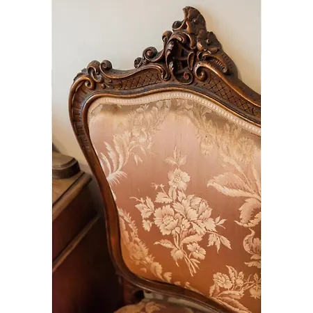 Downtown Antique By Bookinghost * Varsovie